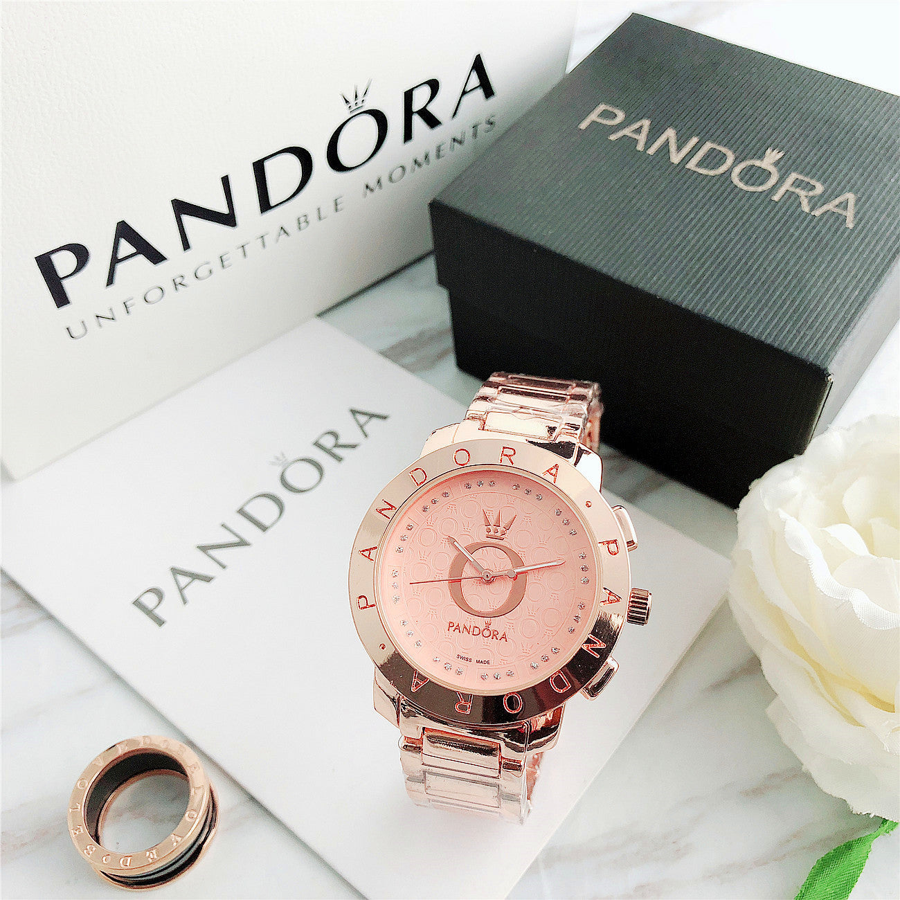 P A N D O R A Amora Marbeli™ – Romantik in der Zeit