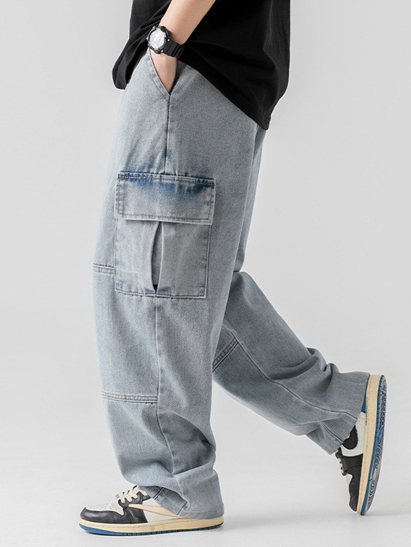 Comfort Fit Straight Leg Cargo Jeans with Elastic Waist