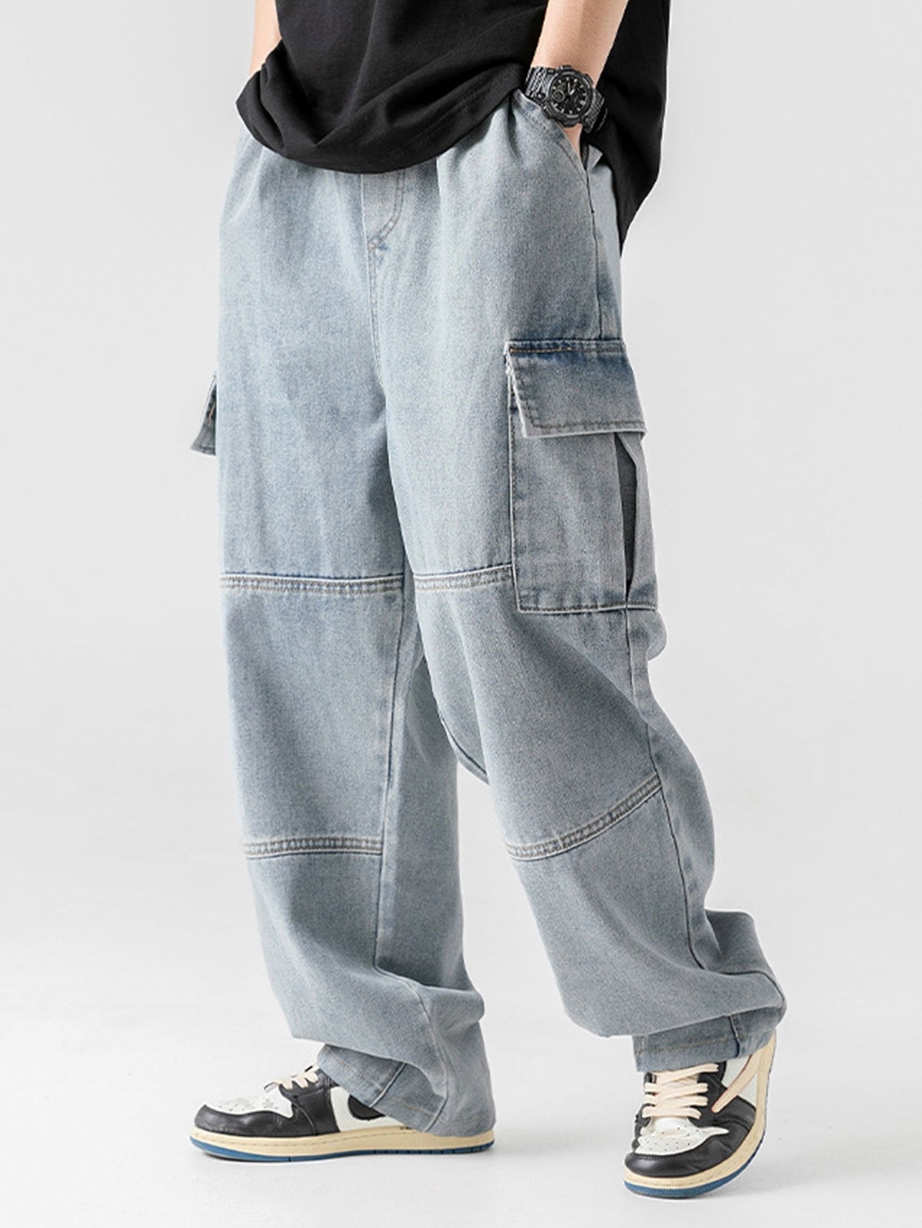 Relaxed Fit Straight Leg Cargo Jeans with Elastic Waist